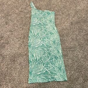 One shoulder fitted maxi dress